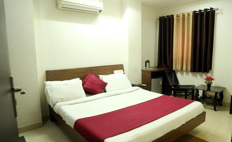 Hotel O Aditya Palace Bhopal Eksteriør bilde